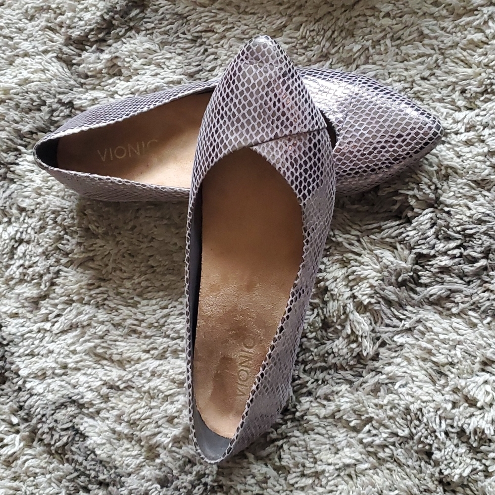 Vionic Caballo Flats Size 7
